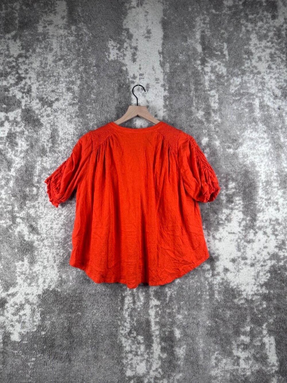 Free People Shirt XS Womens Red Orange Short Sleeve Henley Smocked Blouse - Picture 2 of 8